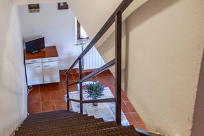 Interior - Apartment 'Vecchio Molino - 1' with Shared Terrace, Shared Garden and Wi-Fi (Gavorrano)