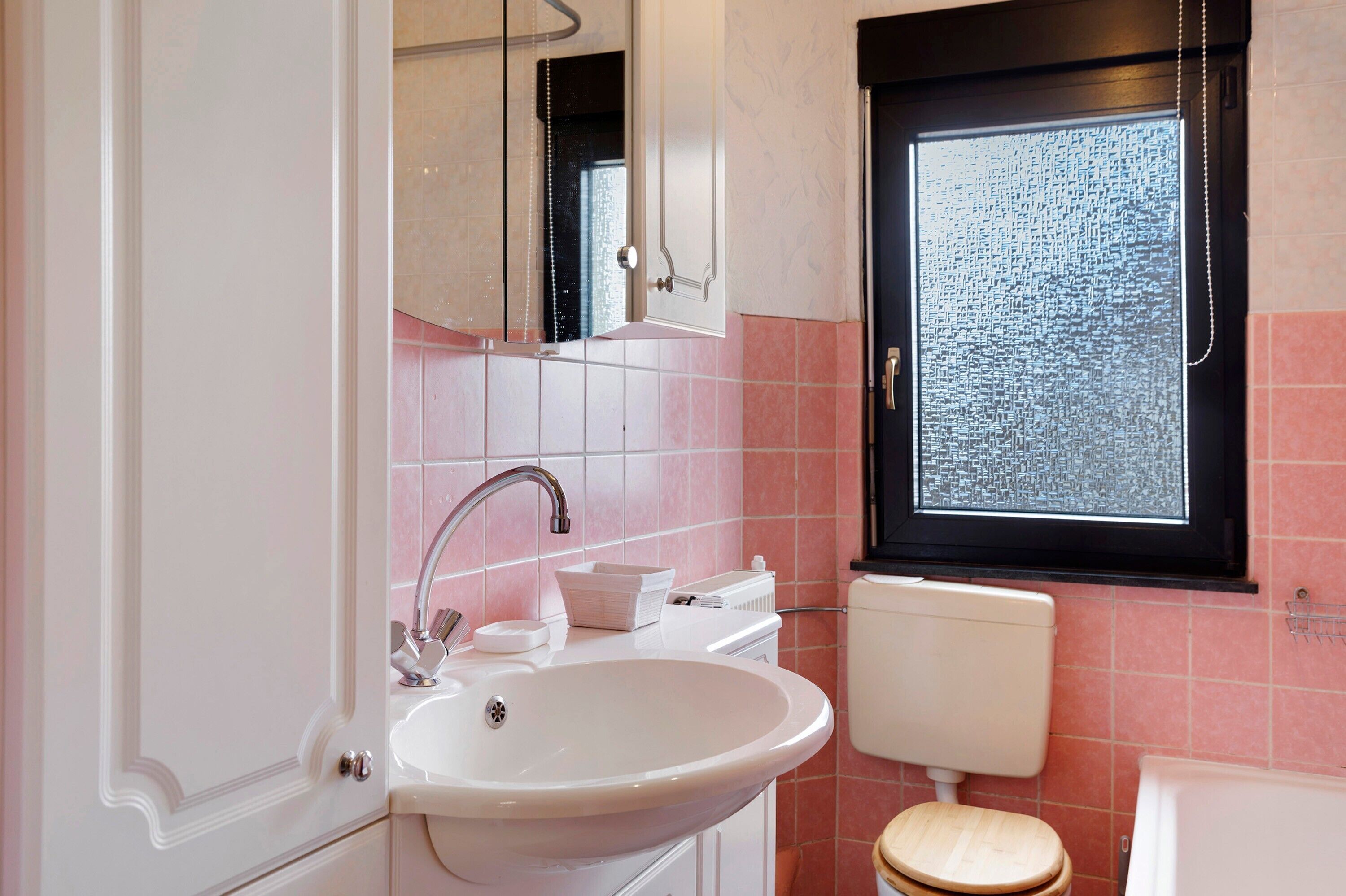 Shower, towels