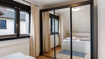 2 bedrooms, WiFi, bed sheets