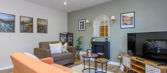 Pass the Keys | Family Friendly home in Baildon Court-Free Parking