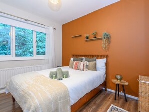 2 bedrooms, iron/ironing board, free WiFi, bed sheets - Pass the Keys | Family Friendly home in Baildon Court-Free Parking (Bradford)