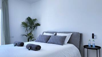 Lyxpenthouse - havsutsikt | Strykjärn/strykbräda, resesäng, gratis wi-fi och sängkläder