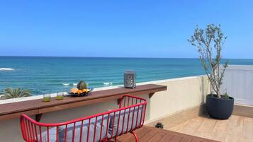 Lyxpenthouse - havsutsikt | Utsikt mot havet/stranden