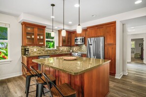 Fridge, microwave, oven, stovetop - Escape to paradise at Pili Mai 2M (Koloa)