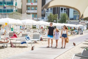Property grounds - Residence Continental - Gabicce Mare Studio Apartment (Gabicce Mare)