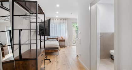 Studio „Ay Homes 02“ mit WLAN