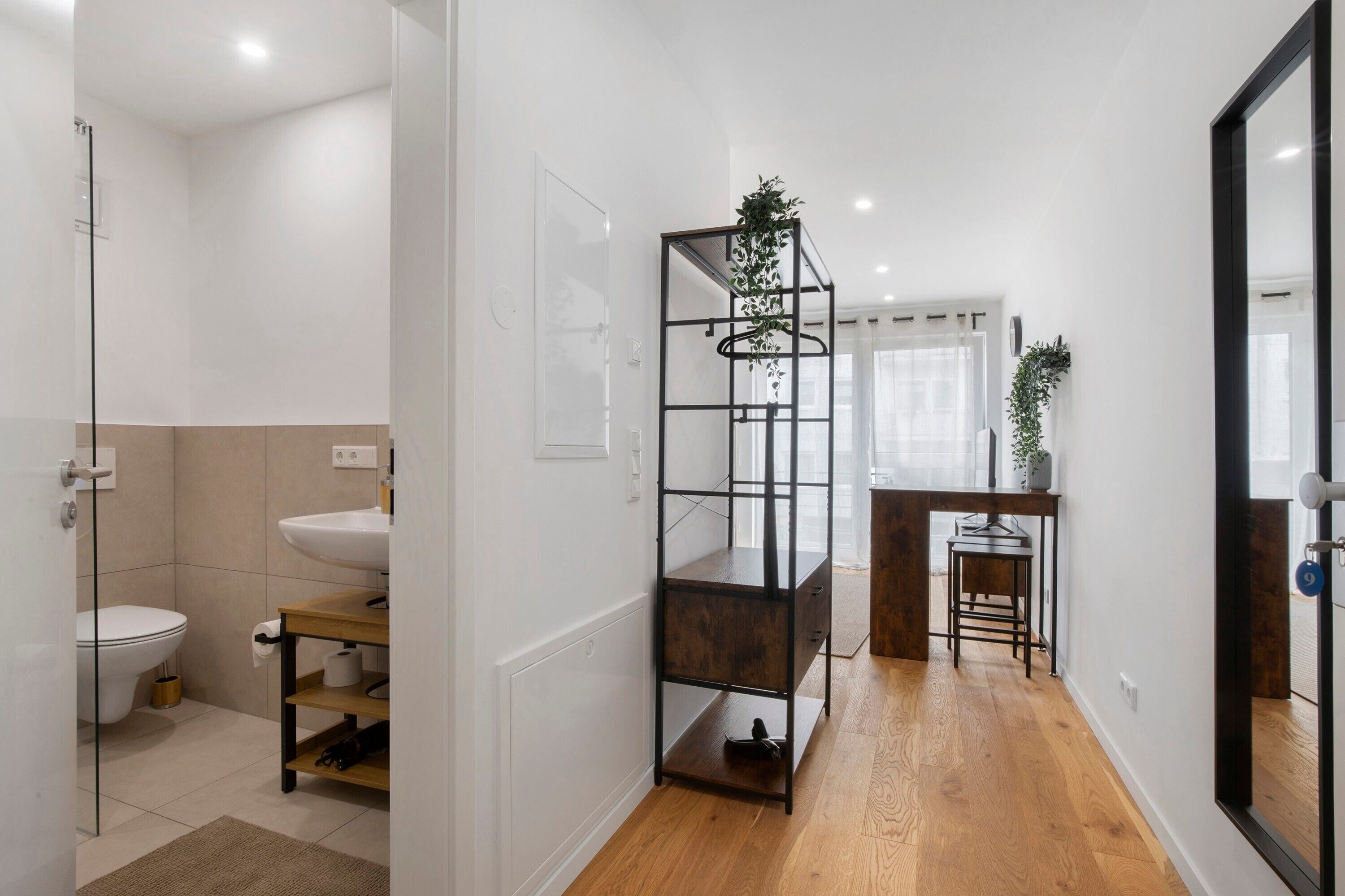 シャワー、ヘアドライヤー、タオル