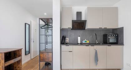Studio 'Ay Homes 09' mit Balkon und WLAN