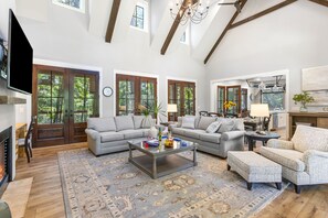 Smart TV - Luxury Home in Shipyard – Screened Porch, Chef’s Kitchen, Private Pool! (Hilton Head Island)