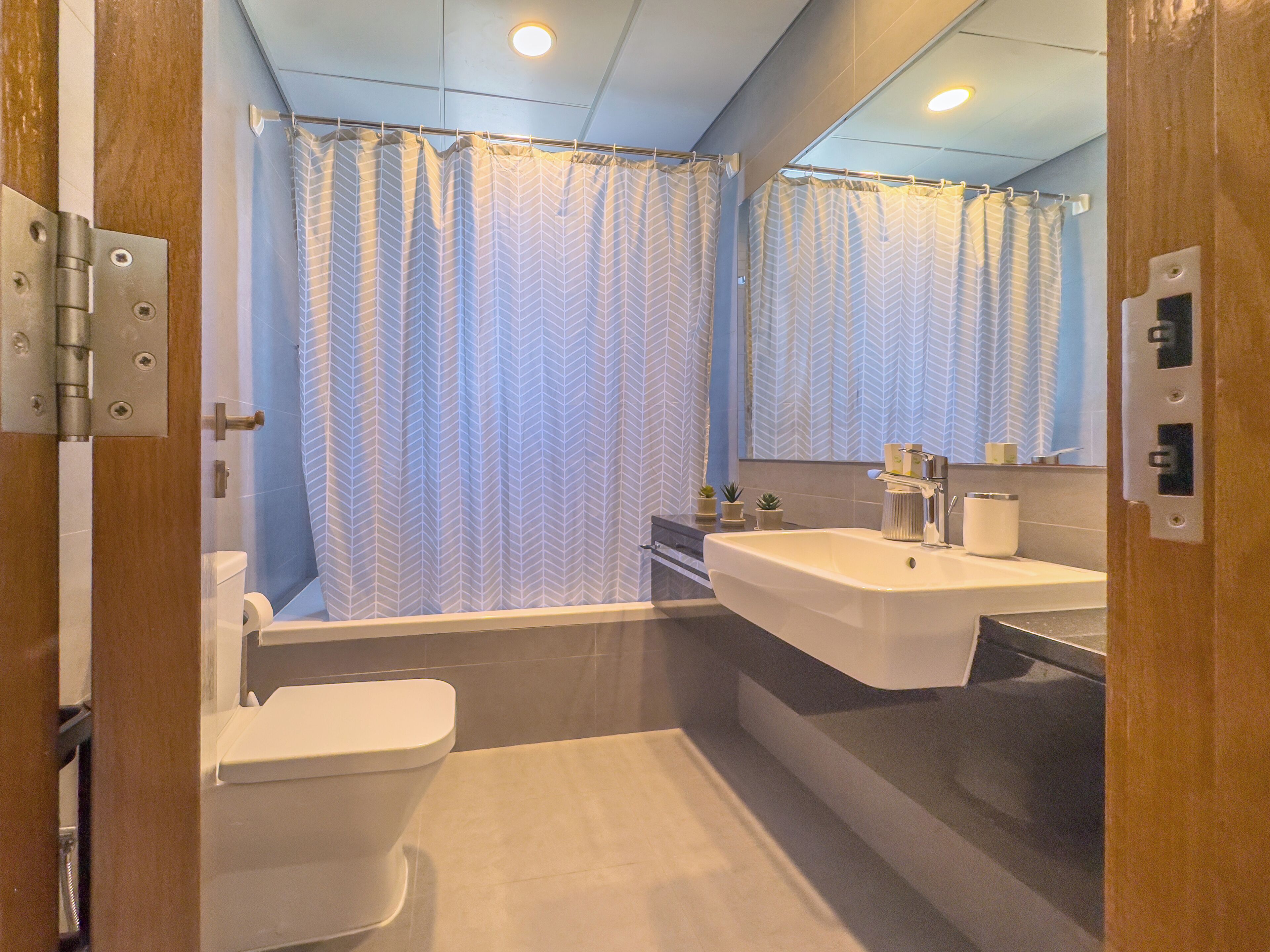 Serviettes fournies, savon, papier toilette