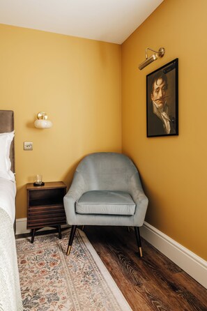 Family Suite, 1 King Bed with Sofa bed, Air conditioning | Iron/ironing board, free WiFi, bed sheets