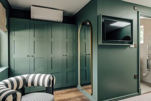 Superior-Zimmer, 1 Queen-Bett, Klimaanlage | Bügeleisen/Bügelbrett, kostenloses WLAN, Bettwäsche