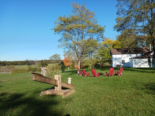 Farmhouse PEC - Cozy Prince Edward County Retreat