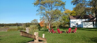 Farmhouse PEC - Cozy Prince Edward County Retreat