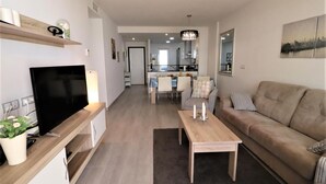 TV - Jazmines - Three Bedroom Apartment, Sleeps 6 (San Juan de los Terreros)