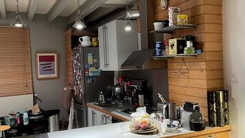 Micro-ondes, plaque de cuisson, lave-vaisselle