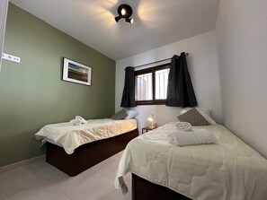 2 bedrooms, desk, iron/ironing board, WiFi