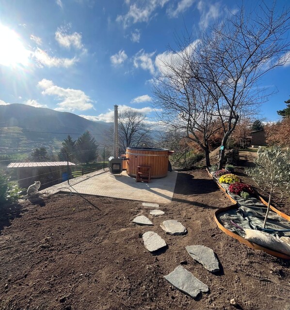 Outdoor spa tub - To complete (Satillieu)
