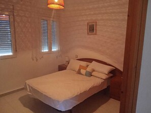 3 chambres, accĂšs Internet, draps fournis
