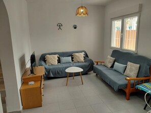 TV - Casa Antonio - Three Bedroom Resort, Sleeps 6 (San Juan de los Terreros)