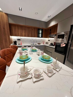 Microwave, oven, stovetop, dishwasher - Exceptional luxury apartment (Oran)