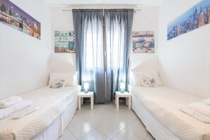 2 habitaciones, tabla de planchar con plancha, wifi y ropa de cama