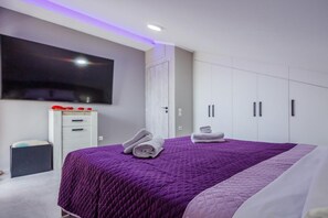 3 chambres, bureau, fer et planche à repasser, Wi-Fi gratuit