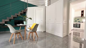 Habitación Deluxe doble, balcón | Wifi gratis