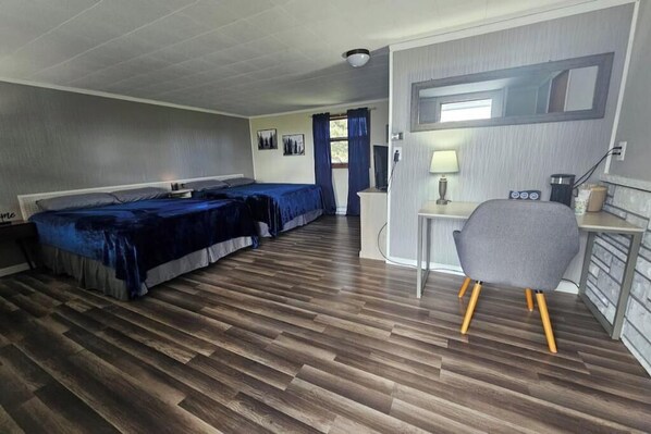 1 bedroom, WiFi, bed sheets - Deluxe Double Room, 2 Queen Beds #15 (Hart)