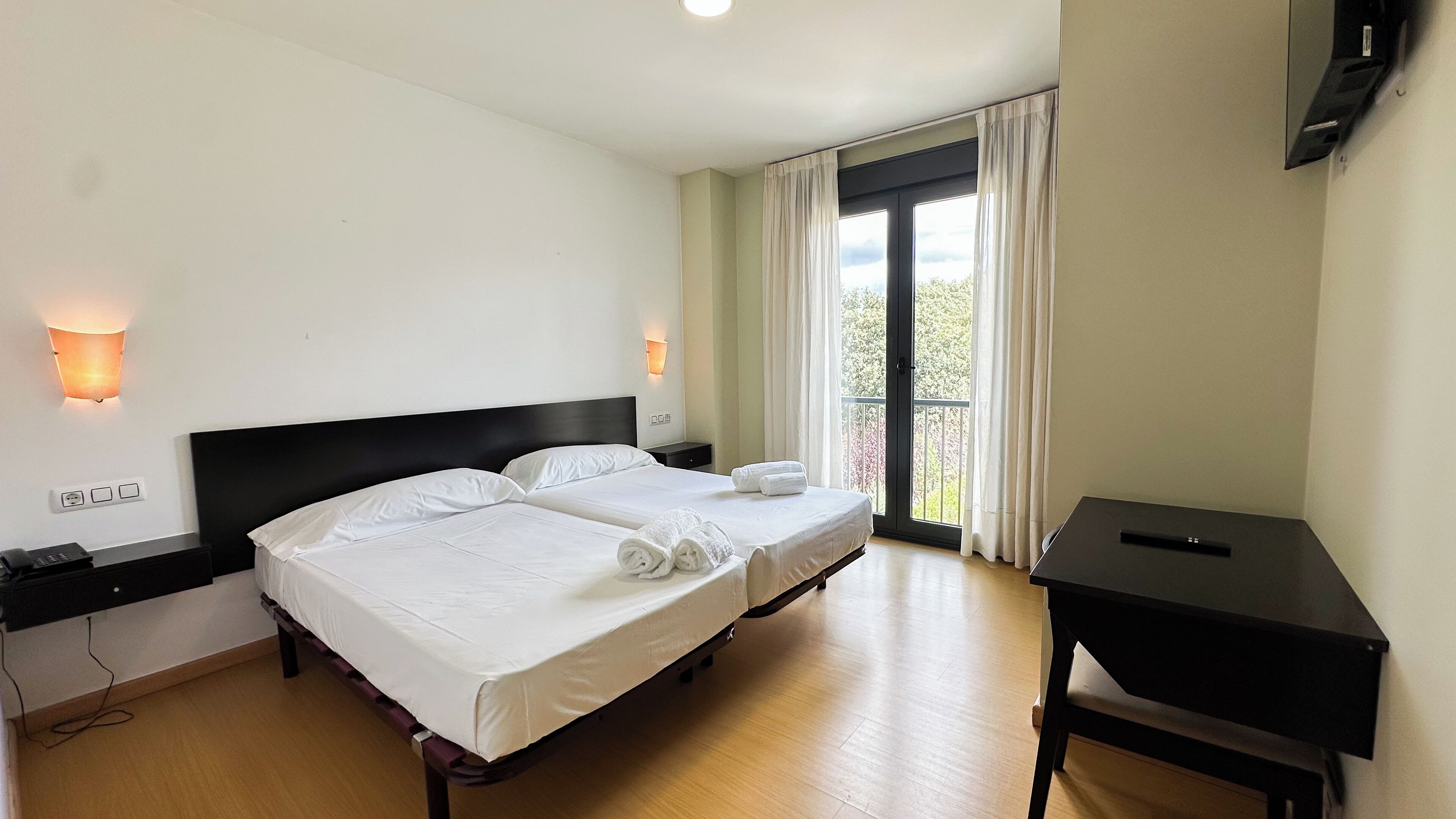 Standaard tweepersoonskamer, uitzicht op bergen | Gratis wifi