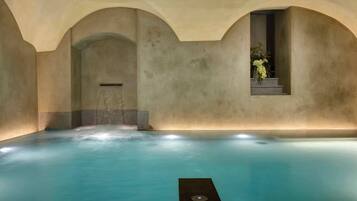 Innenpool, beheizter Pool
