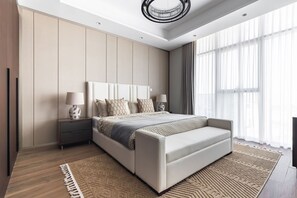 2 Schlafzimmer, Schreibtisch, Bügeleisen/Bügelbrett, Reisekinderbett