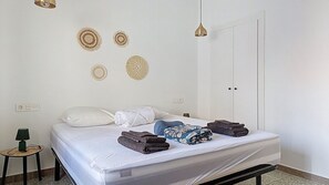 3 bedrooms, iron/ironing board, travel cot, free WiFi