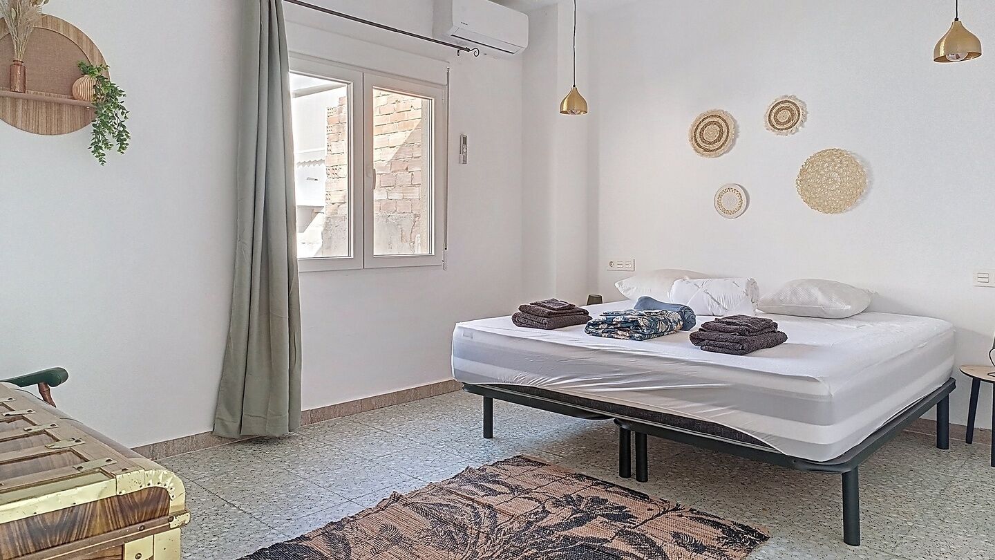 3 bedrooms, iron/ironing board, travel crib, free WiFi