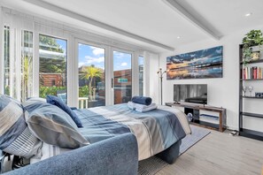 1 chambre, fer et planche à repasser, Wi-Fi gratuit, draps fournis