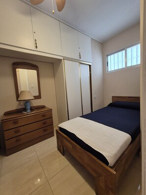 3 Schlafzimmer, Bügeleisen/Bügelbrett, Bettwäsche