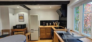 Private kitchen - Le Clos d'Yvette - Peace, comfort and nature in Moselle (Vasperviller)