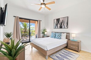 2 chambres, bureau, fer et planche à repasser, lit parapluie