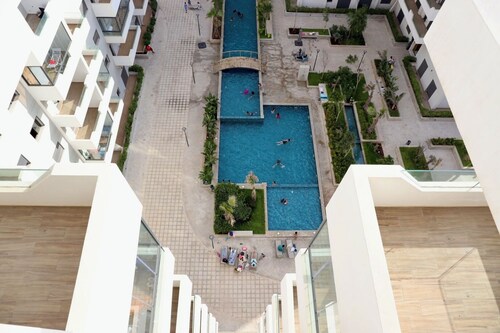 5mn from the beach, elegant relaxation apartment, Swimming pool, Playground, Park