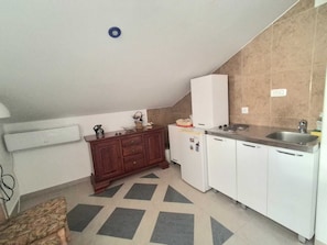 Comfort Apartment, Balcony, Partial Sea View | Private kitchen - Sunlight Apartments Becici (Becici)
