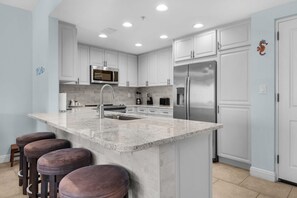 콘도, 침��대(여러 개) (Portofino Island Resort 1-1708) | 전용 주방 | 양념/향신료, 재사용 가능한 커피/차 필터