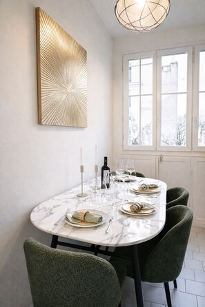 Signature Apartment, Courtyard View | Private kitchen | Espresso maker, electric kettle, toaster, freezer - 1609 CroixNivert (Paris)