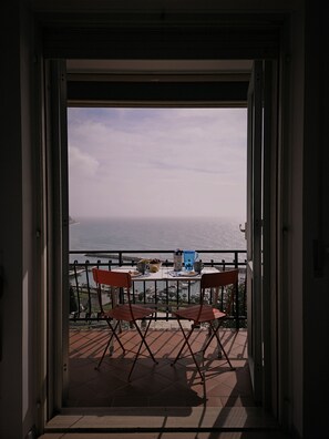 Interior - Spacious two-room apartment with sea view and air conditioning (San Lorenzo al Mare)