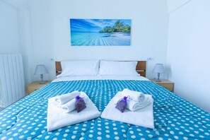 Iron/ironing board, WiFi