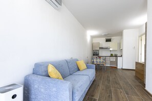 Living area - Flat in villa with garden (Costarainera)