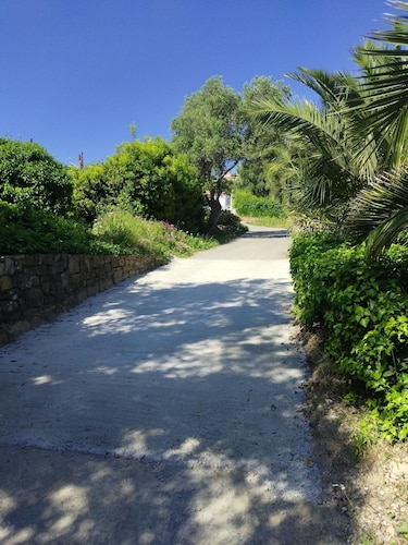Flat in villa with garden