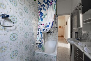 Douche, séchoir à cheveux