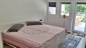 2 bedrooms, WiFi, bed sheets