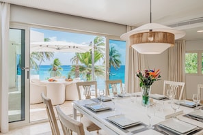 Dining - Stunning Oceanfront Villa, 8BR, Private Pool & Beach Access (Noord)