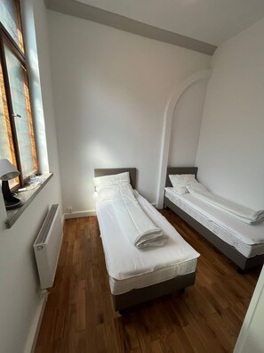 3 bedrooms, WiFi, bed sheets - Former church in new splendor (Oranienbaum-Wörlitz)